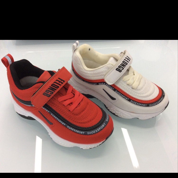 Trendy casual sports shoes