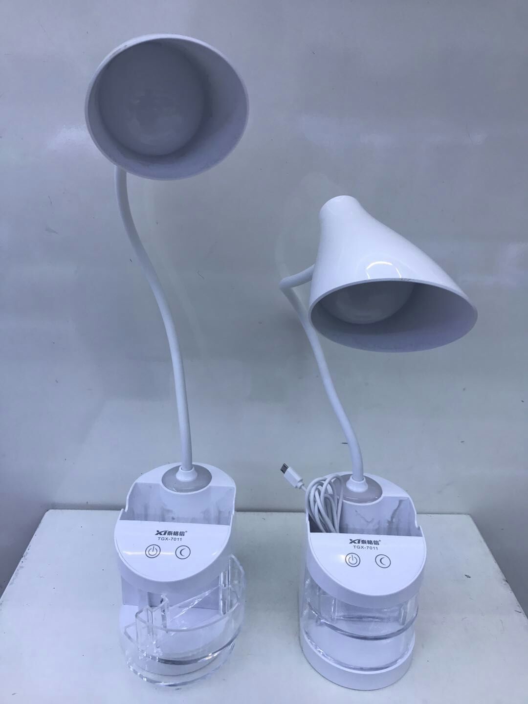 Tgx-7010 LED Multi-functional pen holder Lithium Battery eye-protecting Desk Lamp from Tegxin undefined