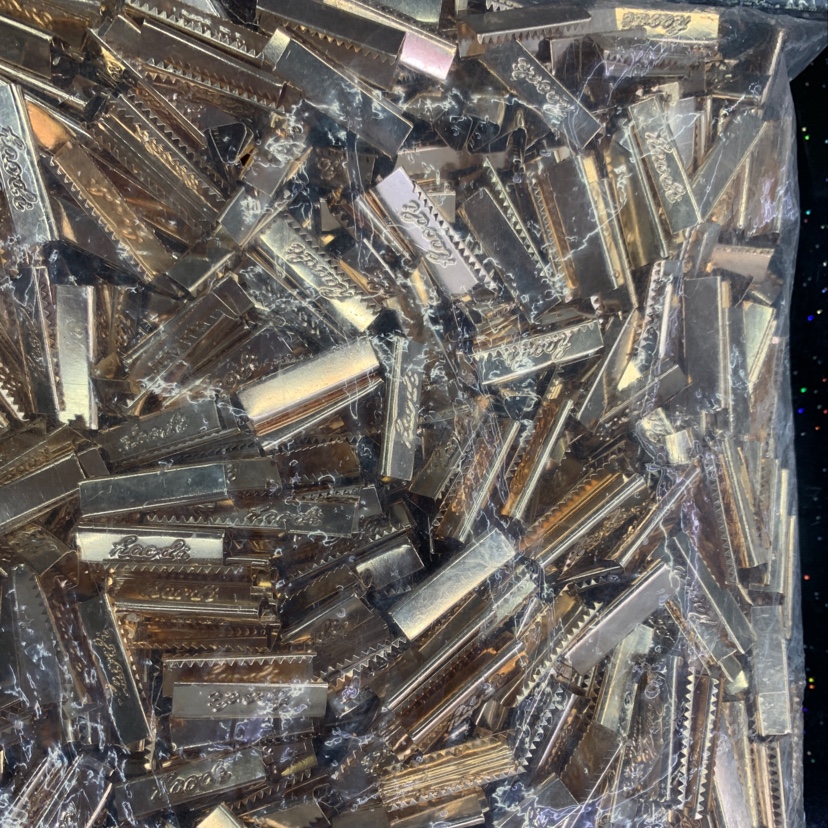 衣服裤子金属夹子