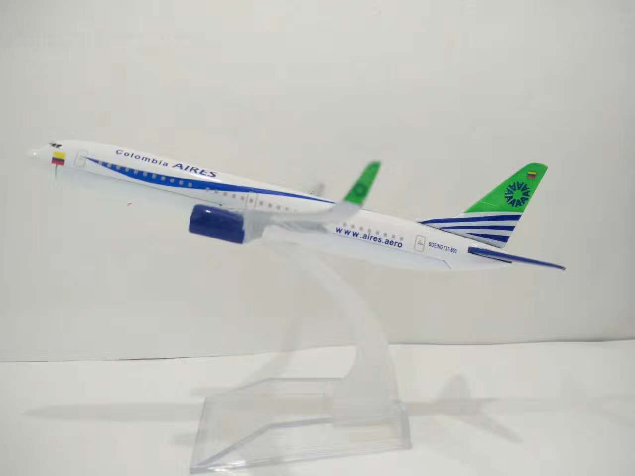 金属飞机模型（哥伦比亚AIRES航空B737-800）合金飞机模型详情图1