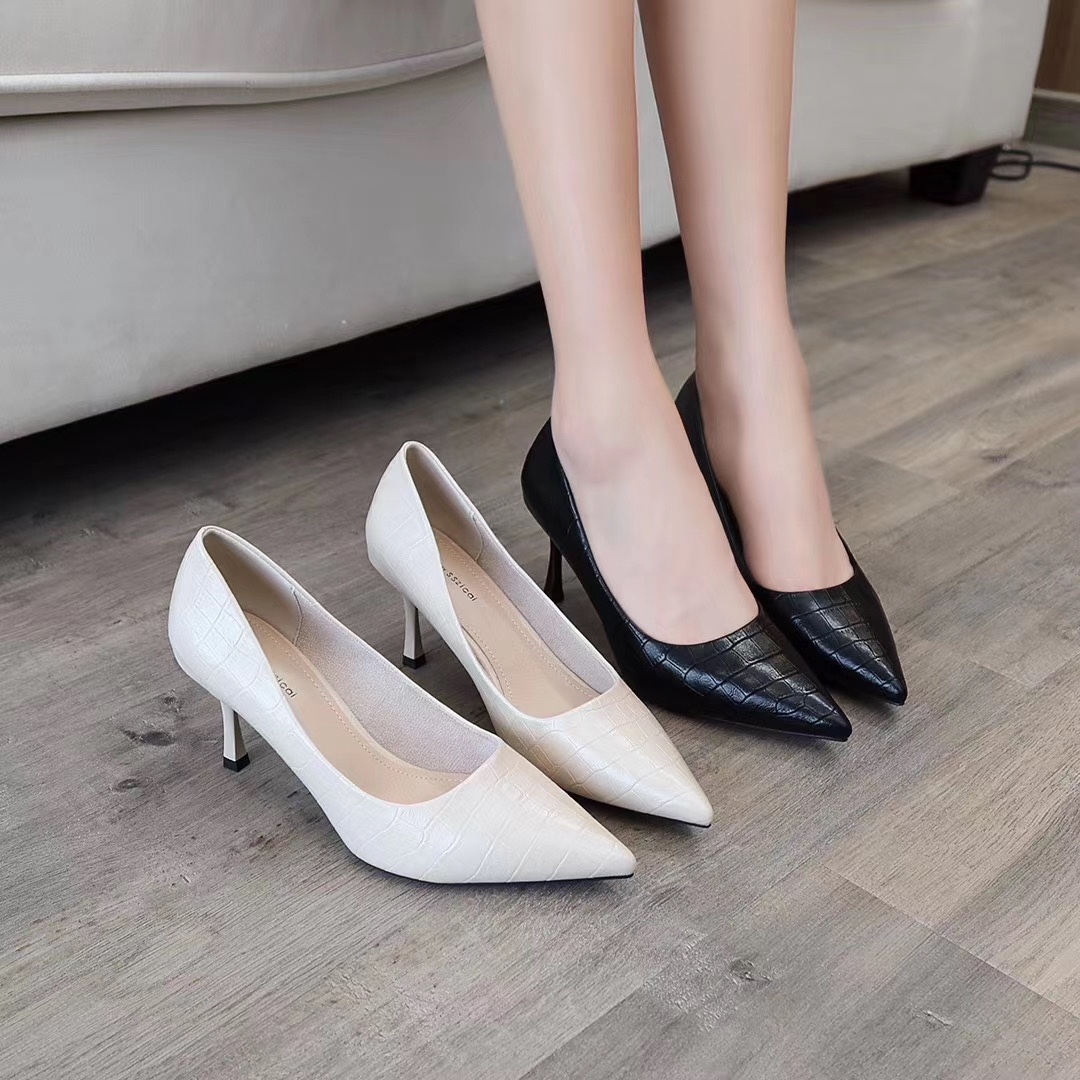 Simple And Versatile Slim Heel Shoes