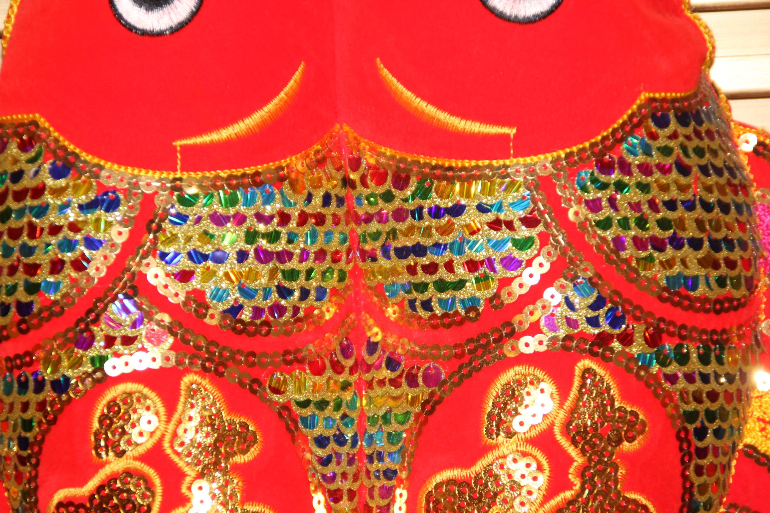 Dingran Craftsmanship, with an abundance every year, embroidered fish pairs, double-layer sequins, seven-color embroidered fish pairs, New Year's goods decoration fish details Picture