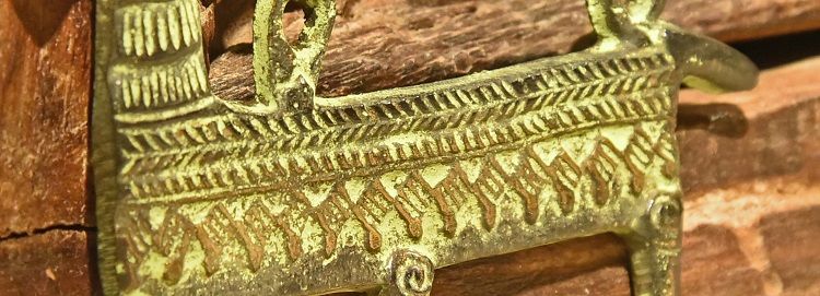 手工三钩单鹿挂钩玄关壁挂墙壁上金属创意挂衣钩印度进口白底实物图