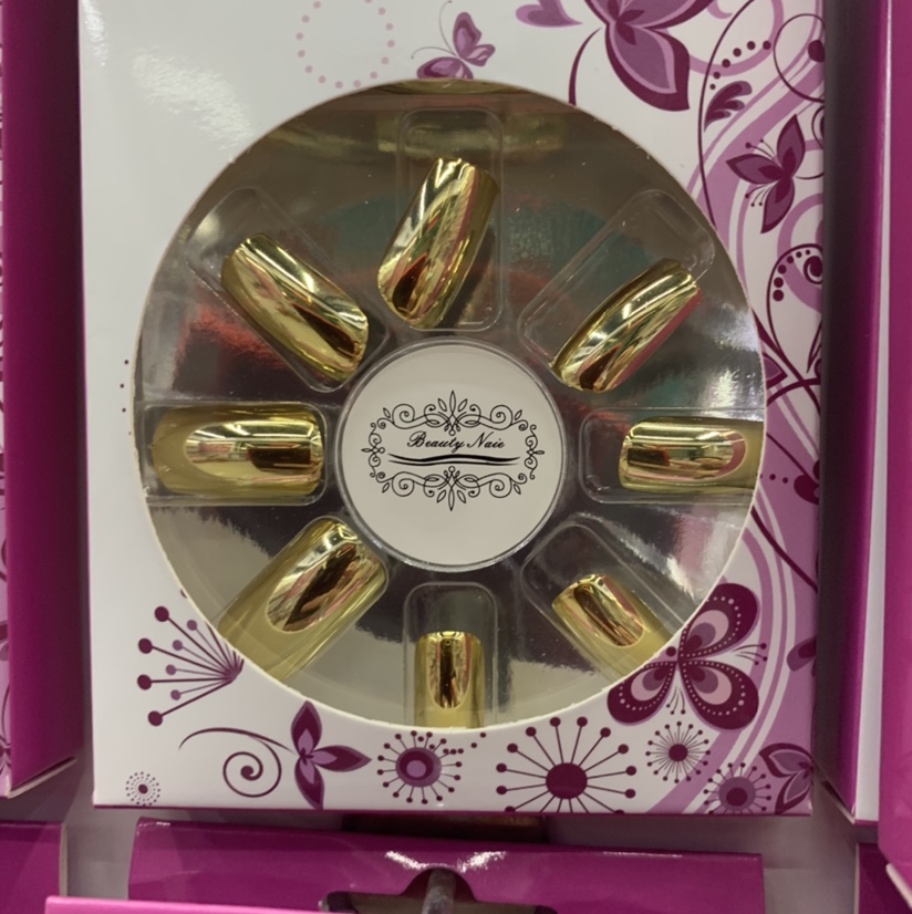 Mirror gold manicure