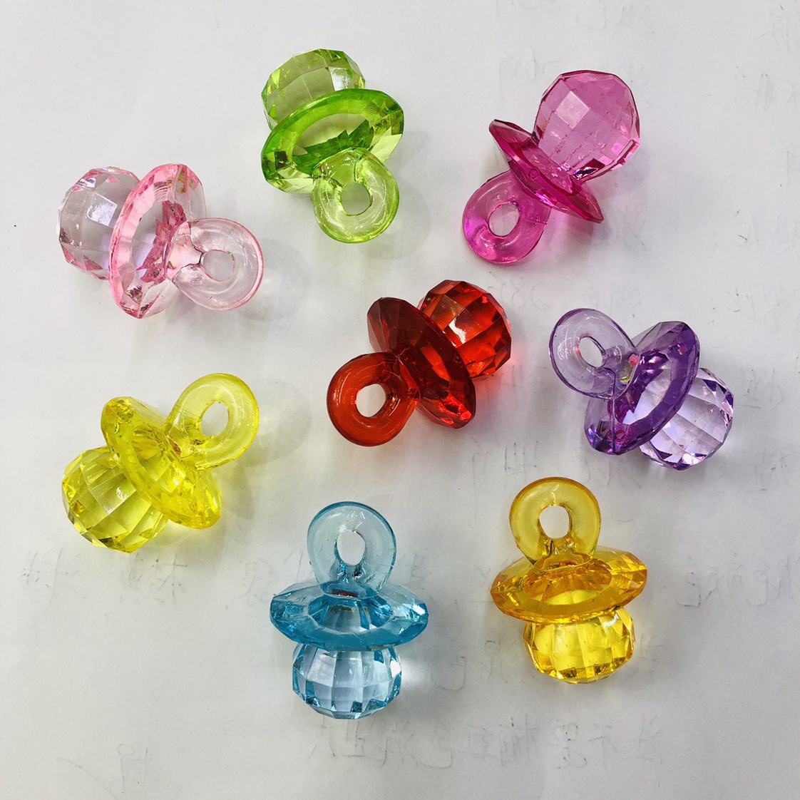 厂家直销亚克力奶嘴儿童玩具挖机玩具推推机玩具41*28mm 28*18mm