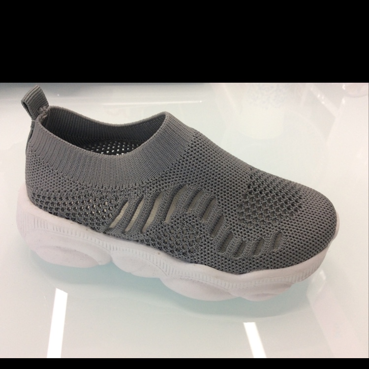 Time Trend sneakers Application Scenario