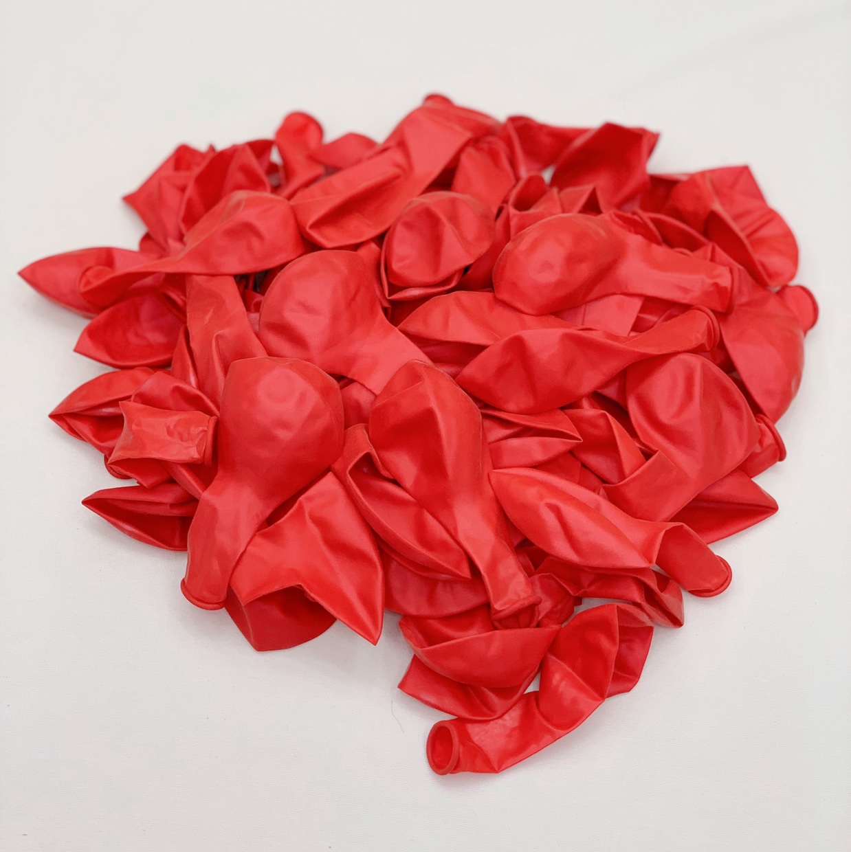 Balloons are suitable for festivals, weddings, scene decoration, and children's educational inflatable toys