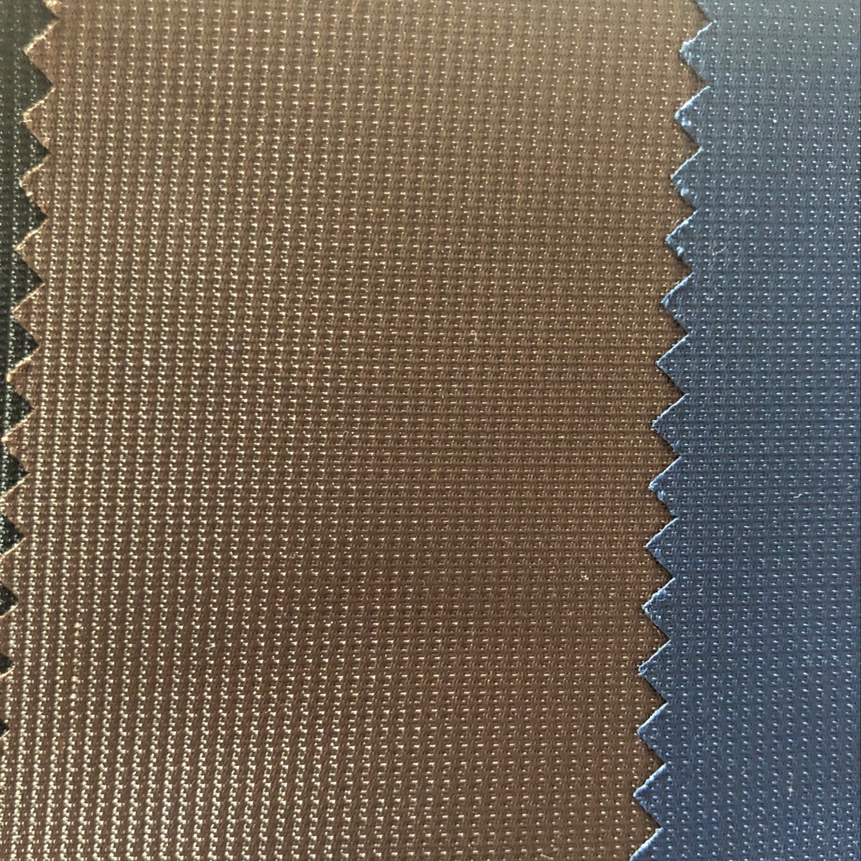 Factory direct sales of popular new toothpick cloth, PVC fine three-strand toothpick pattern Oxford cloth, jacquard fabric for luggage and handbags, leather, large stock of various high and medium-grade luggage fabrics