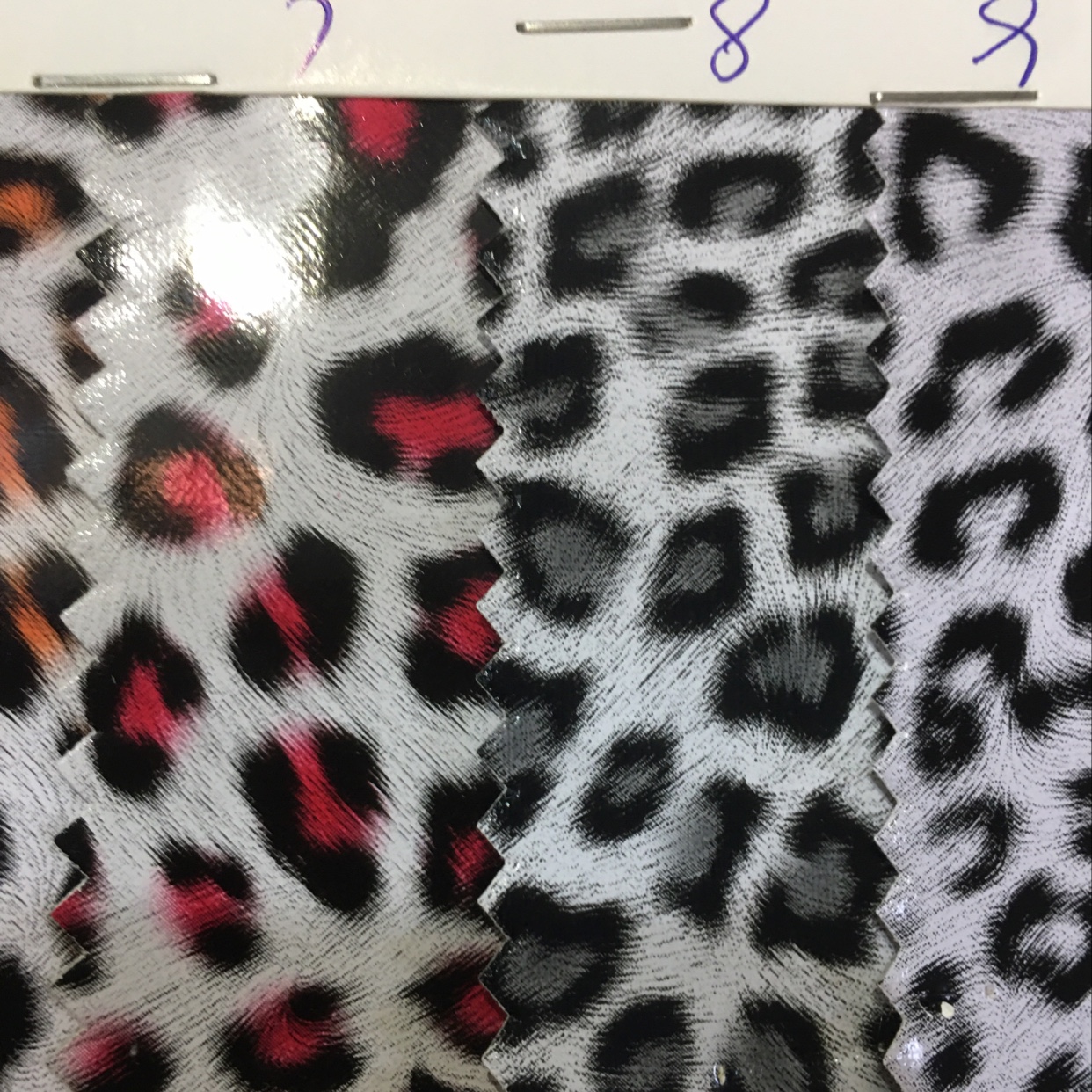 Leopard print leather fabric base leopard print leather bags, shoes, furniture belts manufacturer's in-stock artificial leather Application Scenario
