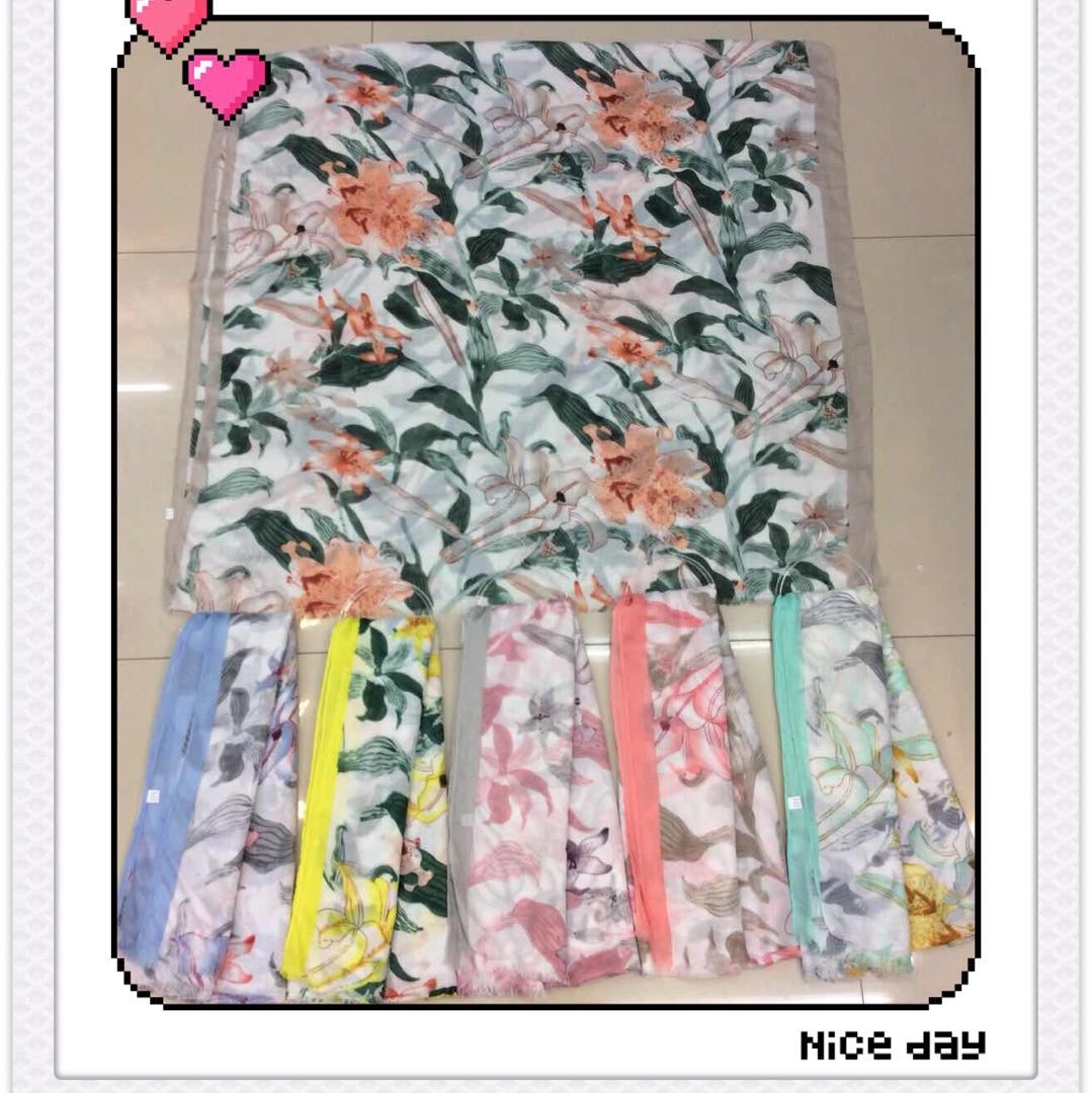 Gold scarf, a fashionable European and American printed satin casual and versatile scarf shawl undefined