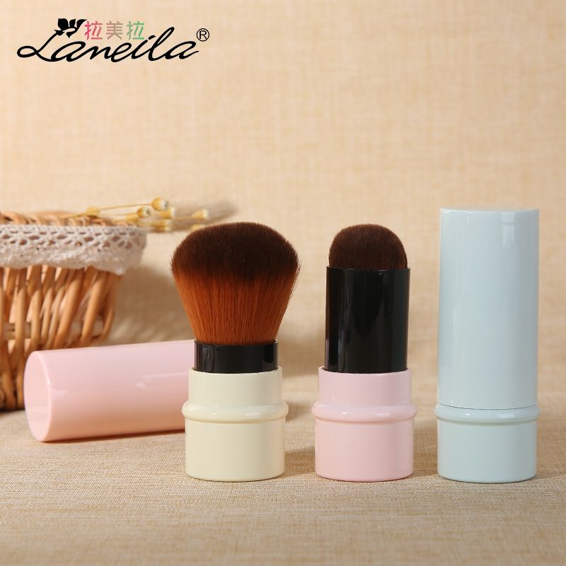Phantom Color Beauty Powder Brush Portable telescopic Single Makeup Brush Blush Brush Makeup Tool L0825 Application Scenario