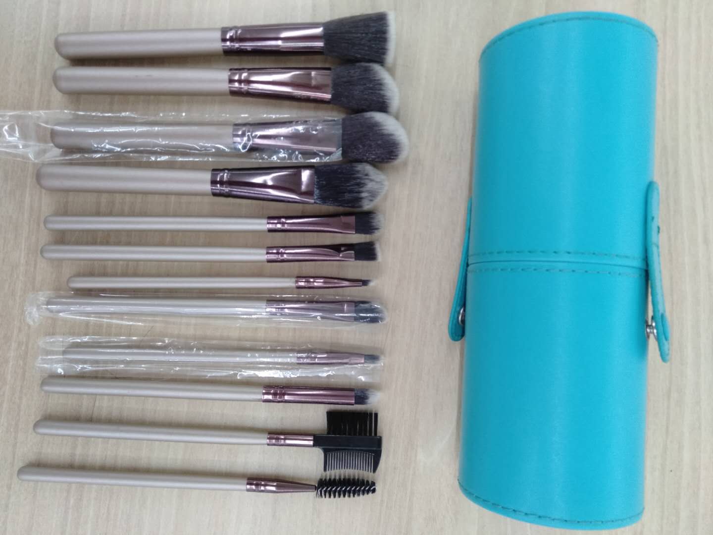 12 sets of brush makeup brush mask brush eyebrow comb brush mascara details Picture