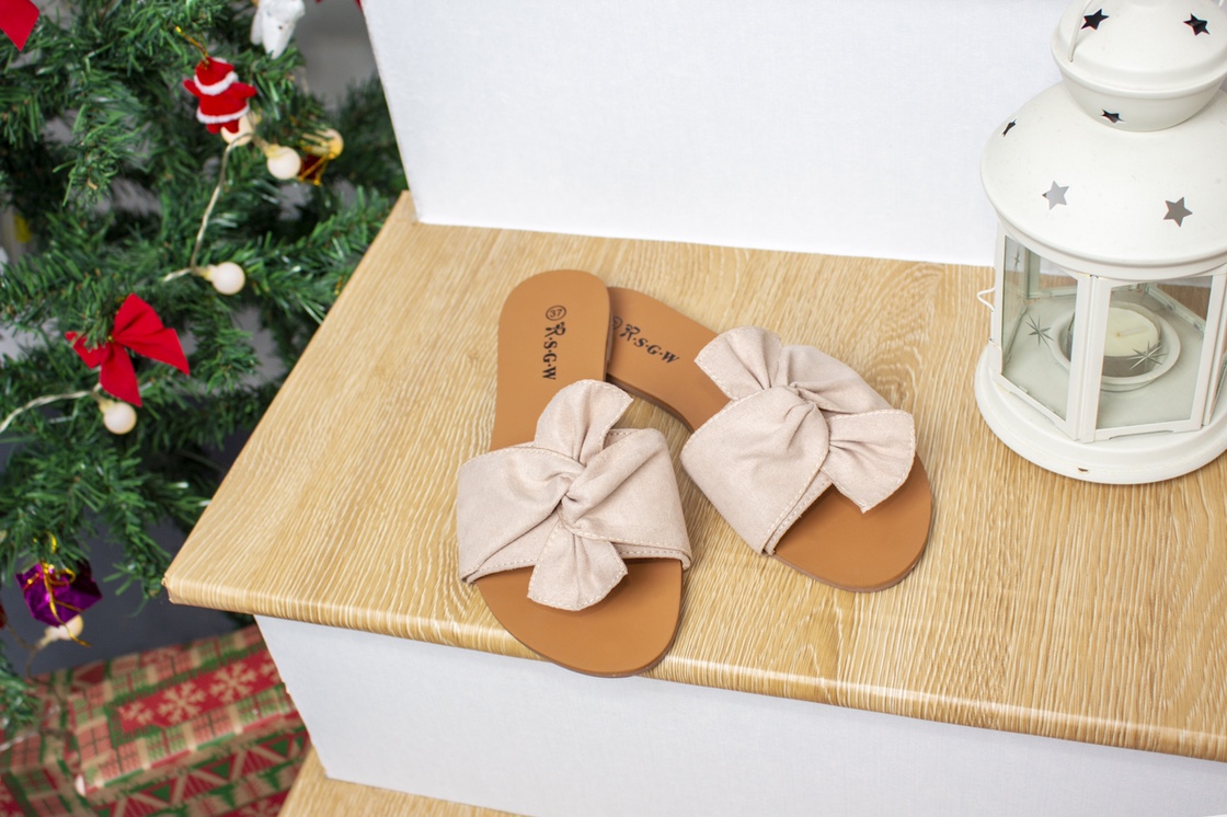 Human and Shark Dance one-shoulder shoes, made of floral velvet, breathable, comfortable and casual, pure cotton home, European and American trend women's slippers Specification image