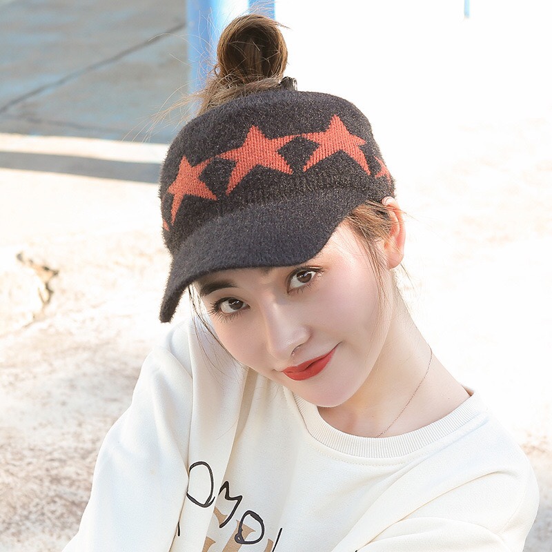 Empty sun hat
Autumn/winter style with velvet thumbnail