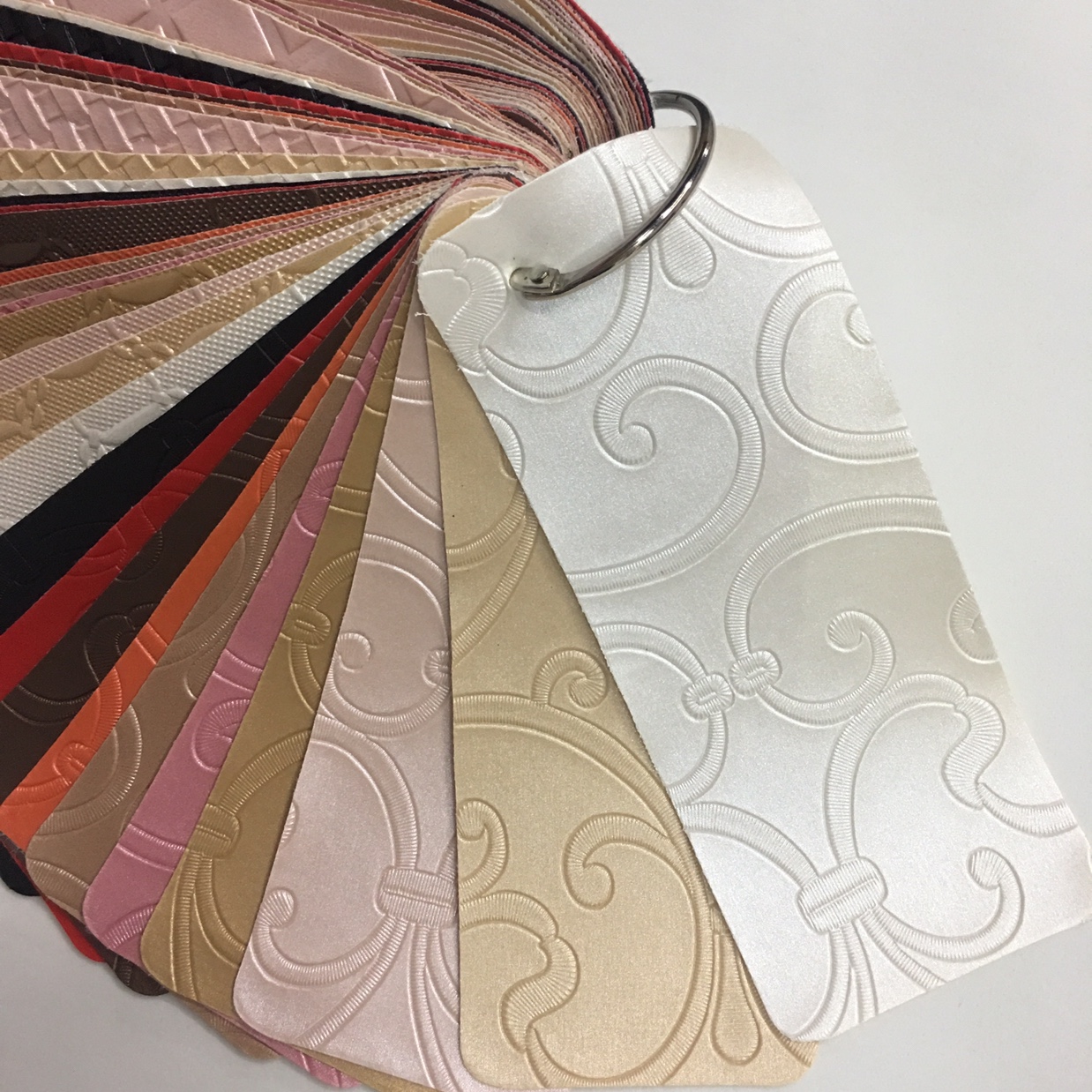 Decorative leather, soft packaging and soft furnishings, furniture, placemats, background, wall decoration, leather in stock, with a variety of colors and patterns, and attractive prices Application Scenario