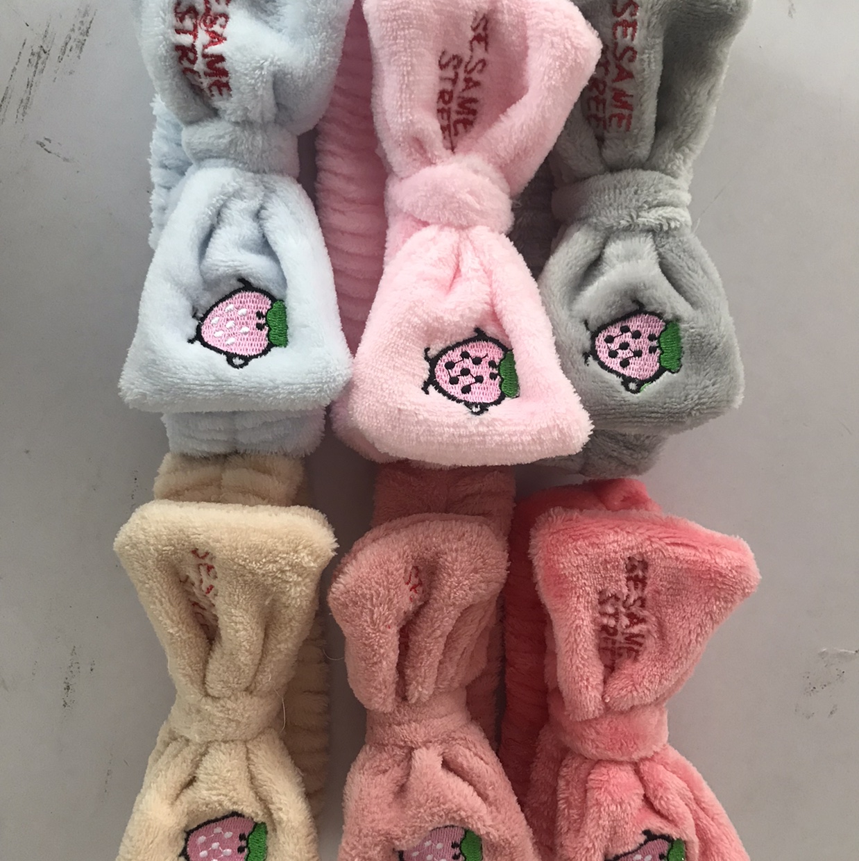 Embroidered hair band