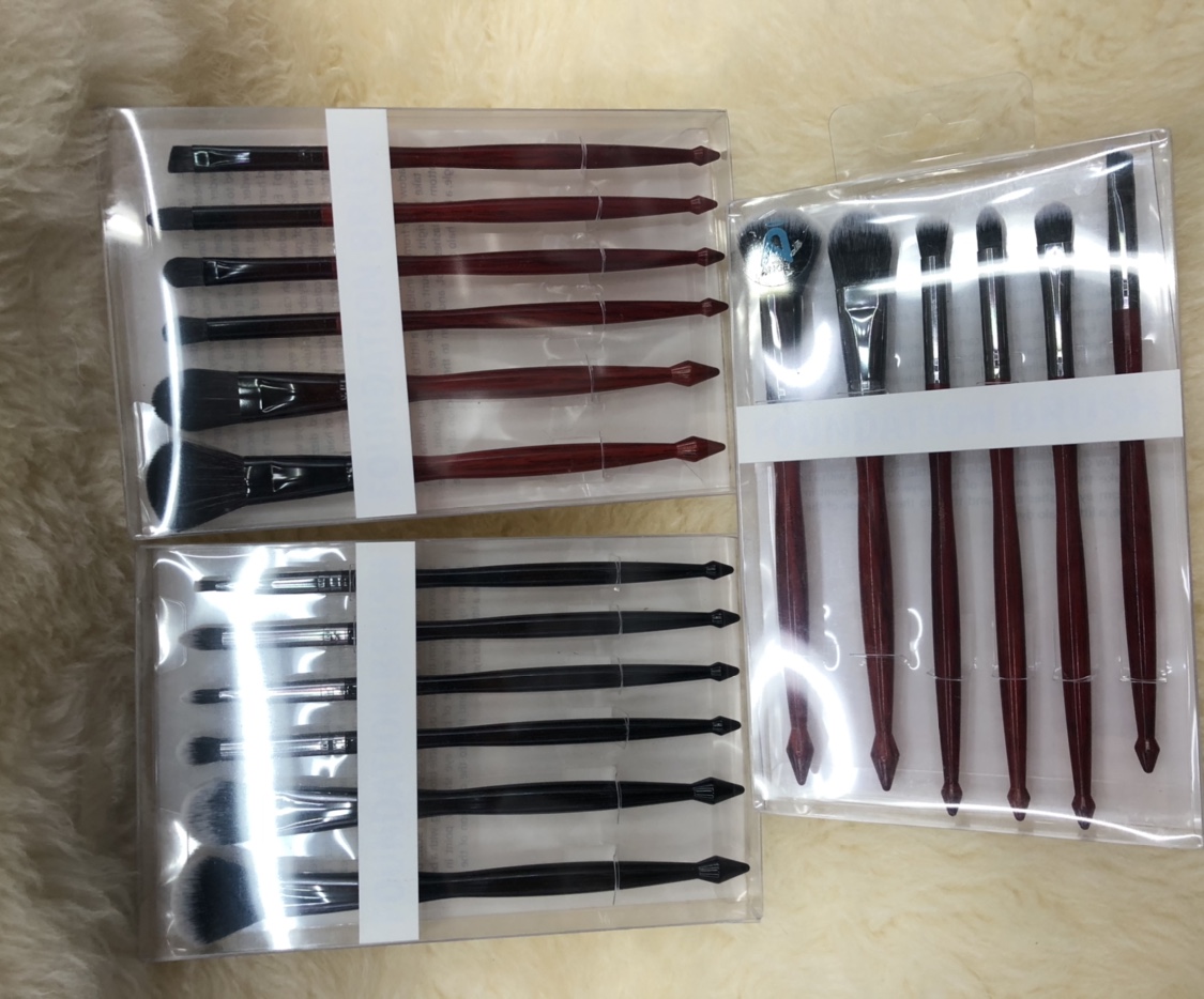 6 brushes with P, V, C and packing.