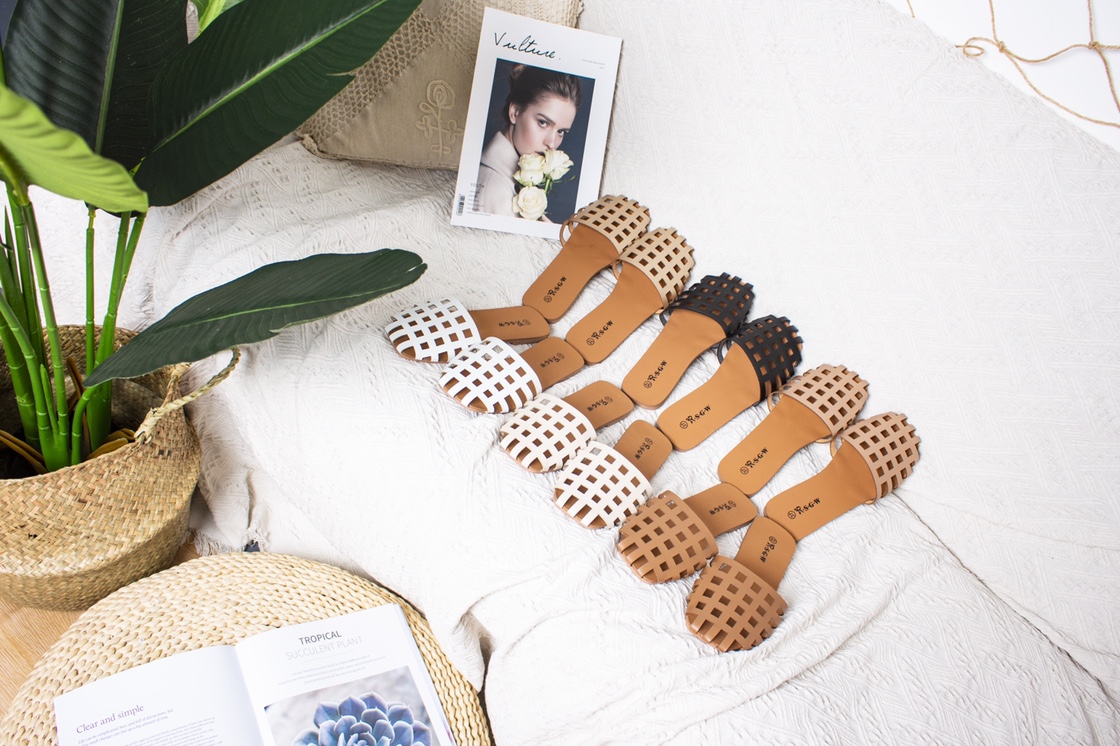 "Human and Shark Dance Hollowed-out headpiece anti-slip, breathable, comfortable, wear-resistant and anti-slip flat women's slippers. Application Scenario