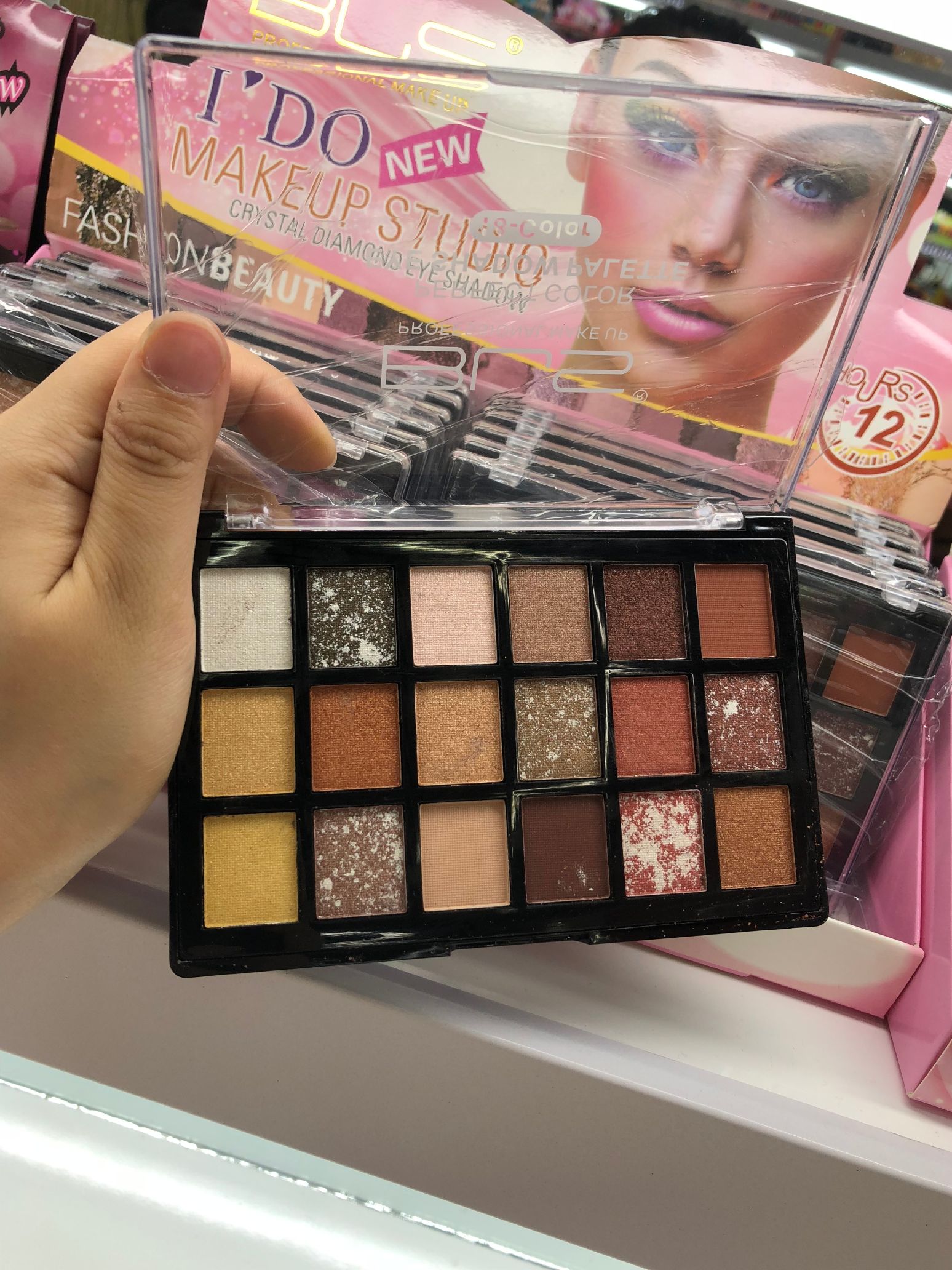 18 color eye shadow manufacturer direct sale matte pearlite affordable student beginner powder flash waterproof eye shadow tray thumbnail