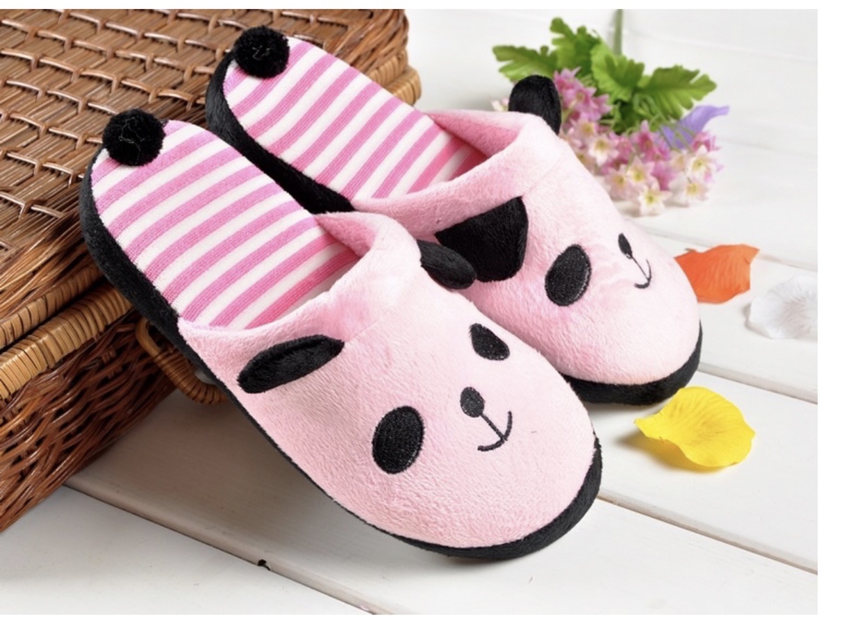 Creative cartoon panda winter women's indoor home soft-soled cotton slippers are anti-slip and silent Application Scenario