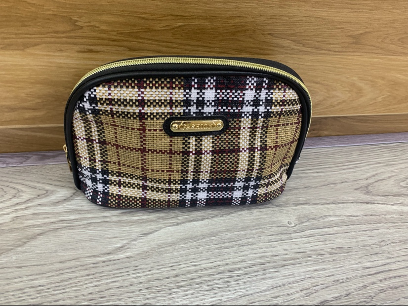 编织纹贝壳化妆包图