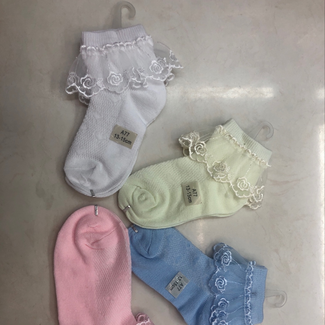 A77货号，网棉牡丹花边，透气，舒服，美观，三个码，13-15，15-17，17-19公分