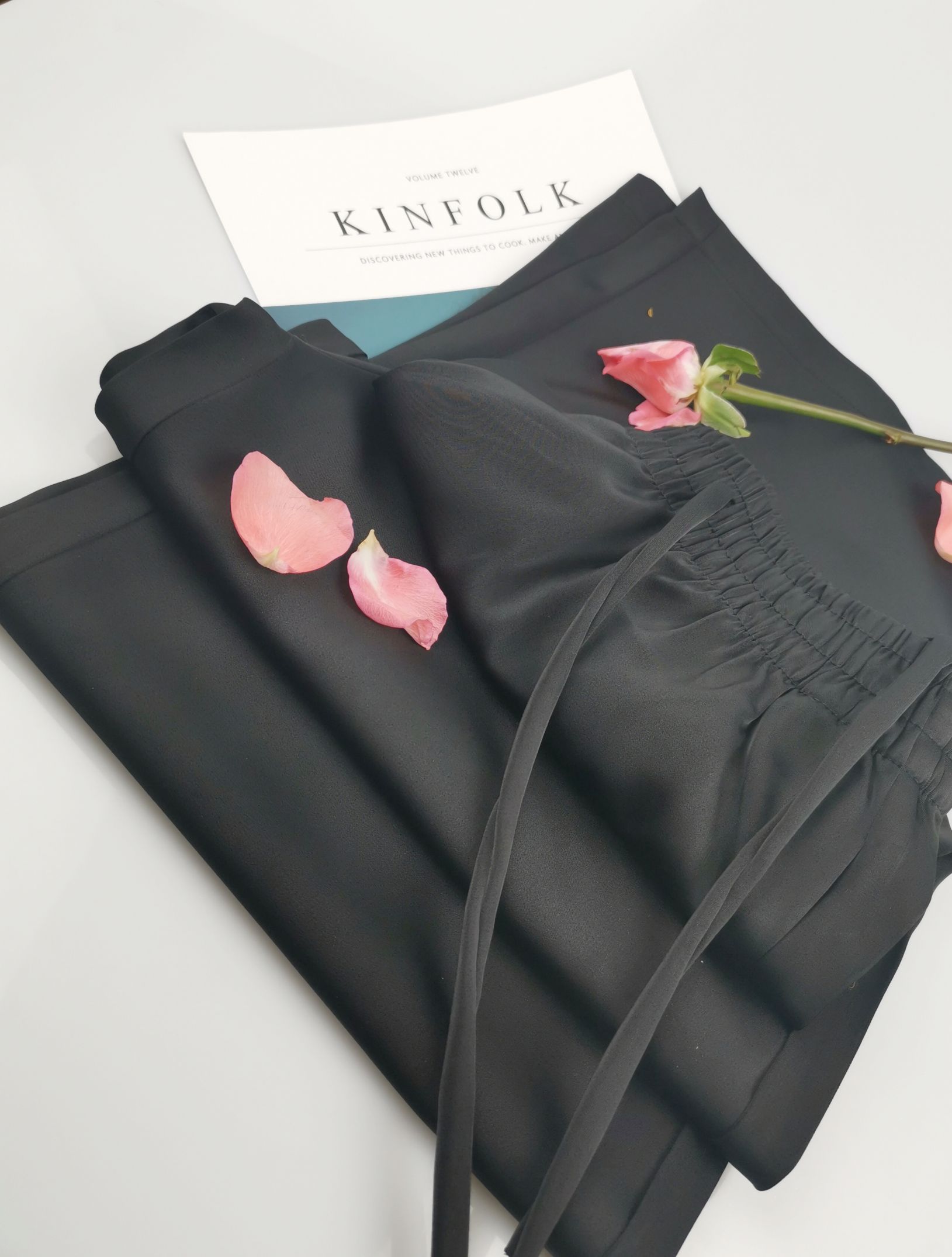 2020春夏新款珍珠纱云朵裤仿绸缎拖地休闲裤女系带高腰阔腿裤宽松详情图3