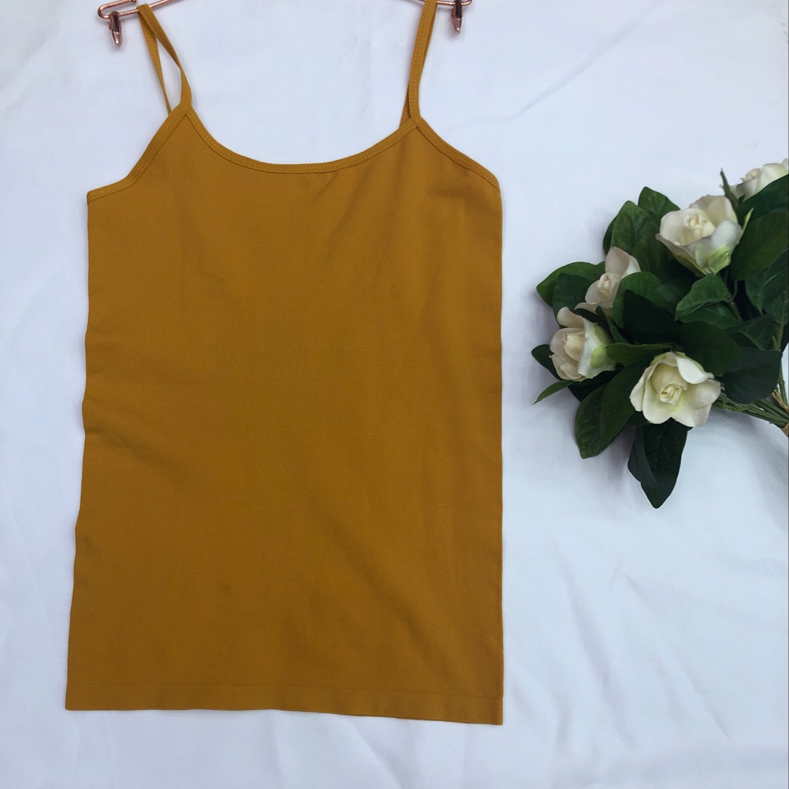 Seamless lady's elastic waistband vest