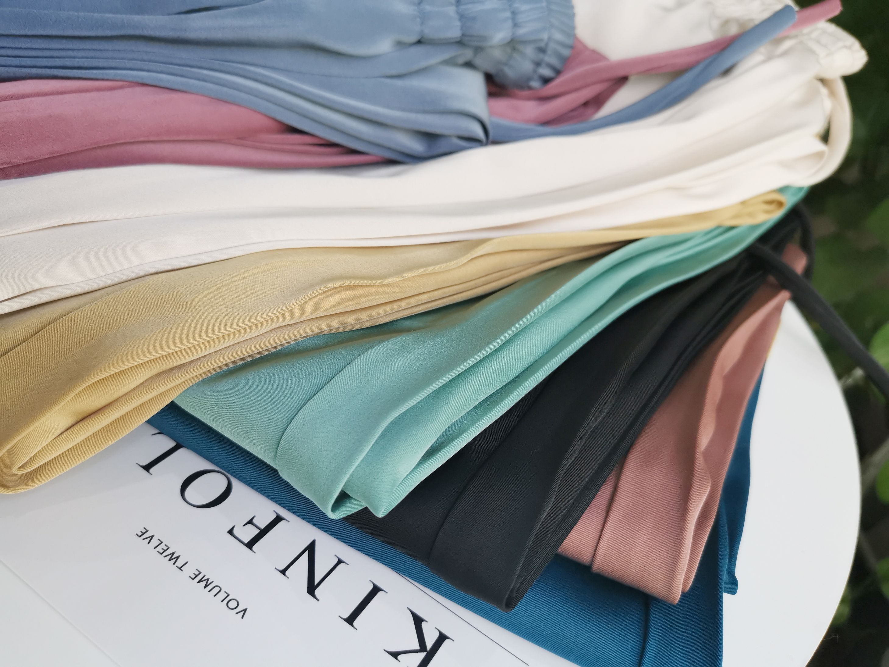 2020春夏新款珍珠纱云朵裤仿绸缎拖地休闲裤女系带高腰阔腿裤宽松产品图