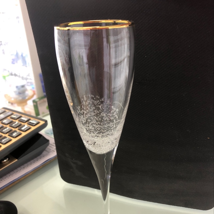 Champagne glass gold rim thumbnail