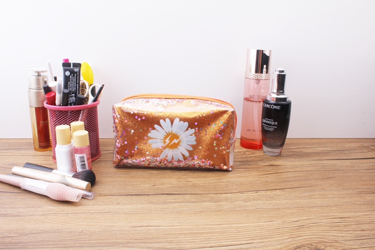 小雏菊PVC透明印花洗漱包图