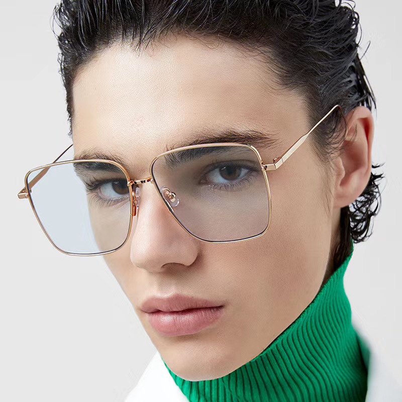 Glasses with large frames for men and women 12