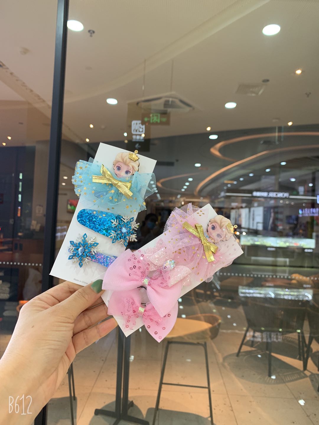 冰雪公主5亚克力儿童发饰抓夹 创意发夹 可爱造型发夹 时尚发饰发夹鸭嘴夹新年红色发夹儿童发夹发饰