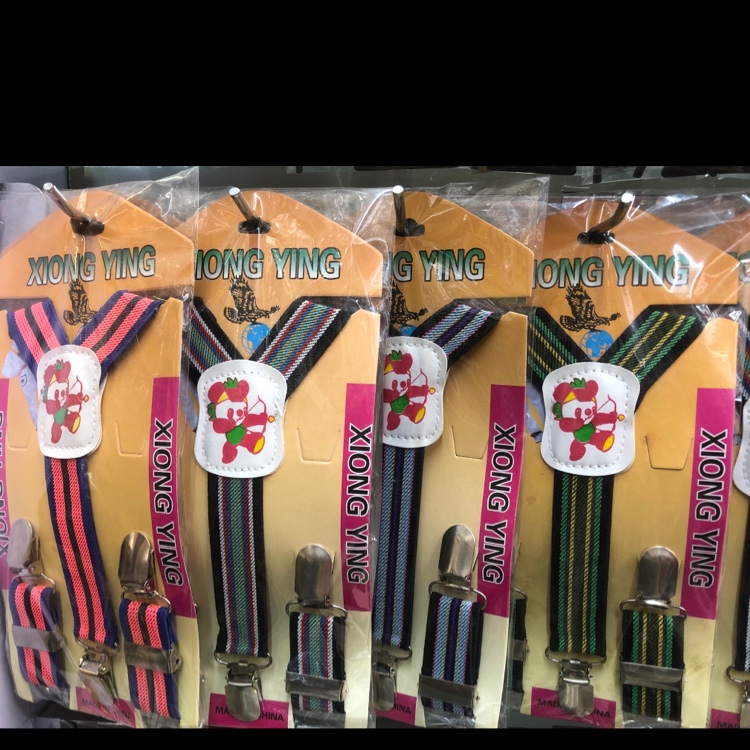 儿童彩条背带混搭批发、颜色搭配随机、每箱600条、