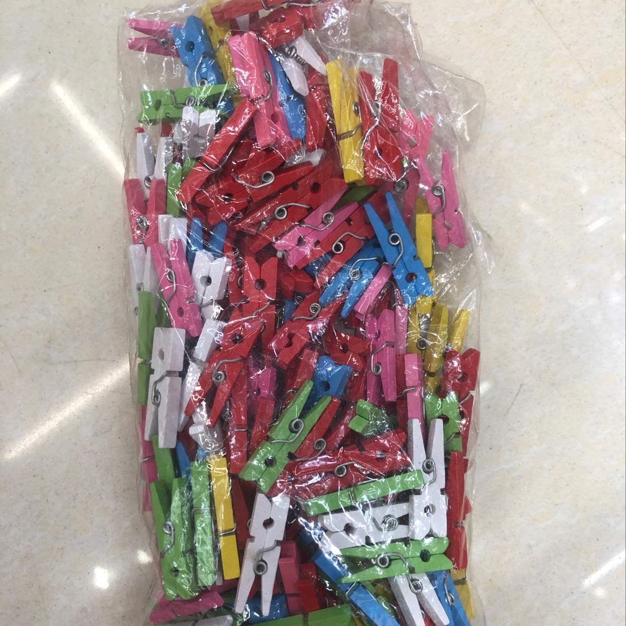 彩色小木夹产品图