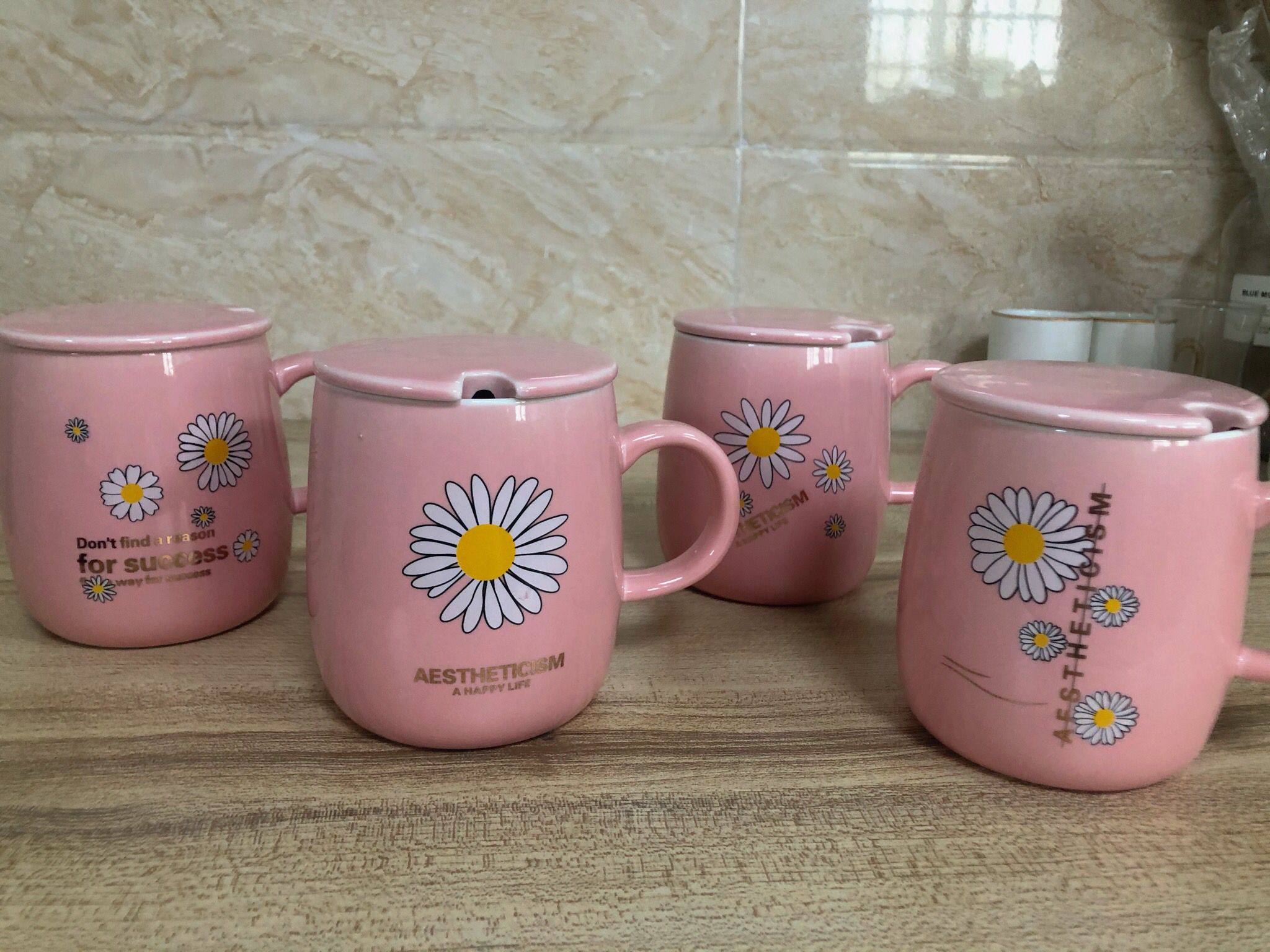 Daisy ceramic cup, covered spoon mug, Japanese fresh water cup, creative flower tea cup for women
