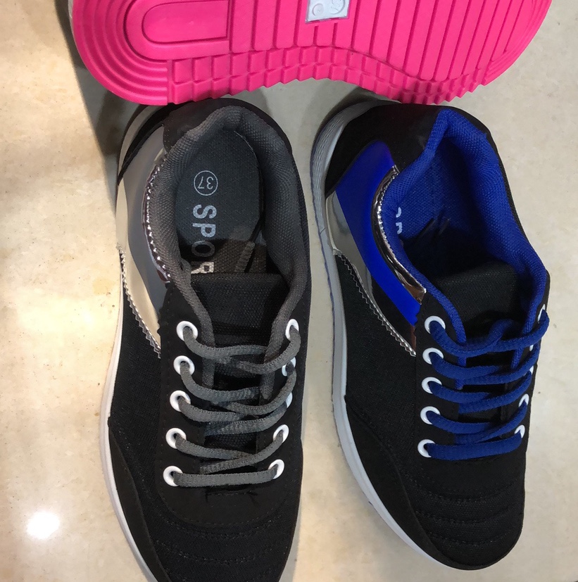 Female canvas shoes