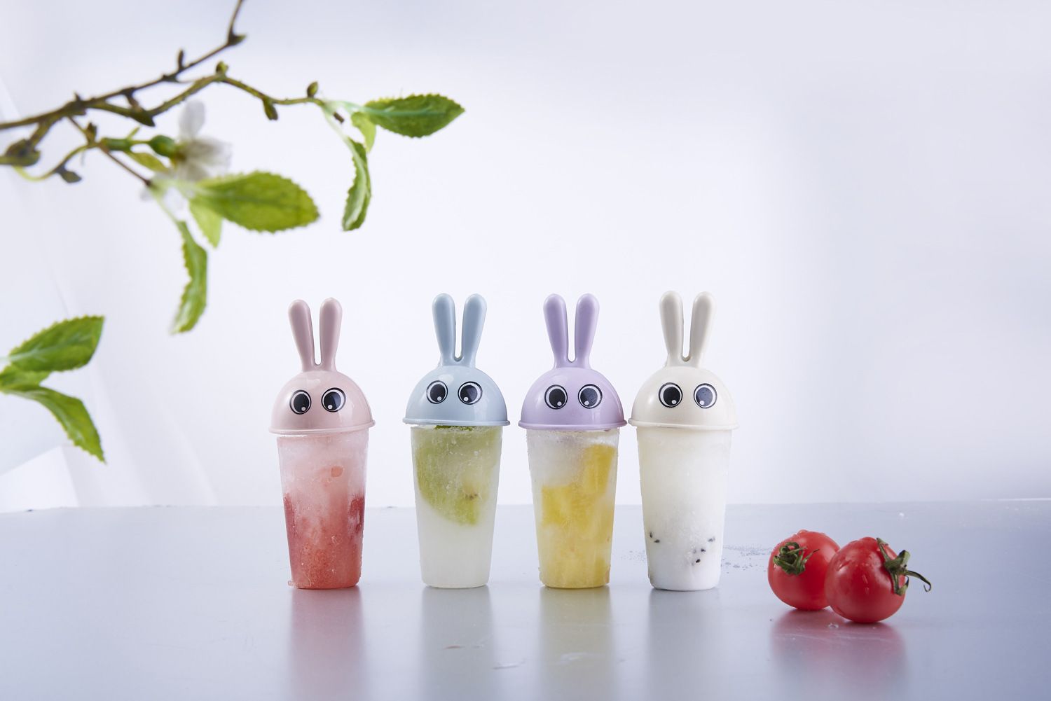 Wholesale of four sets of creative ice cream molds in the shape of naughty cartoon rabbit heads and plastic ice molds from the manufacturer Specification image