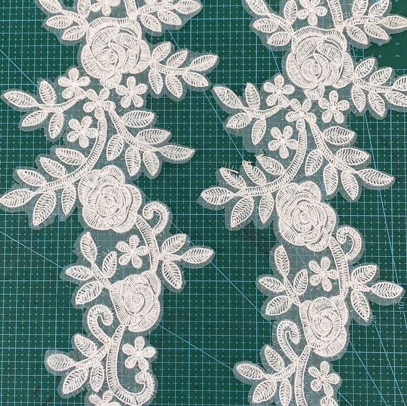 Bone embroidery pairs of flowers details Picture