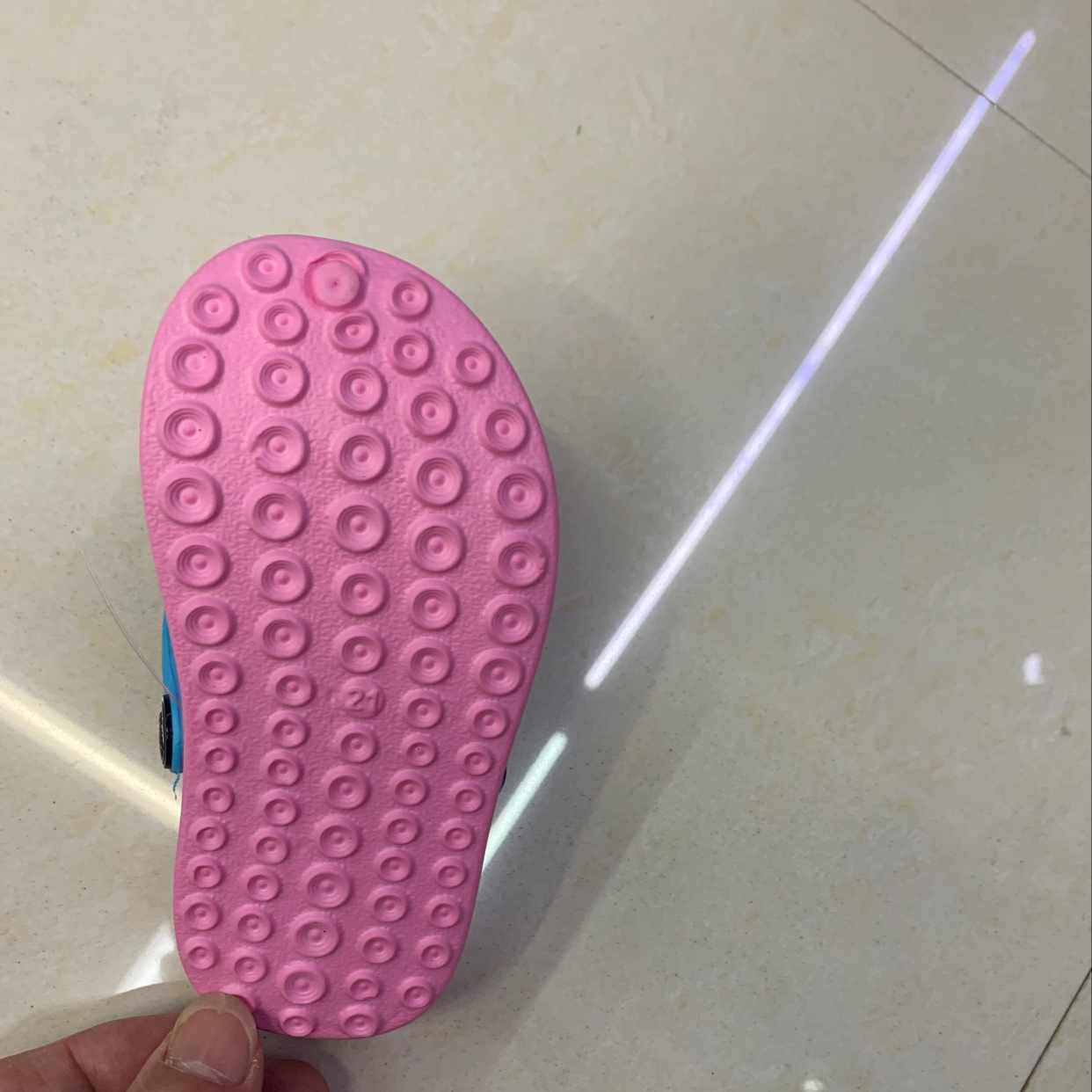 鞋子细节图