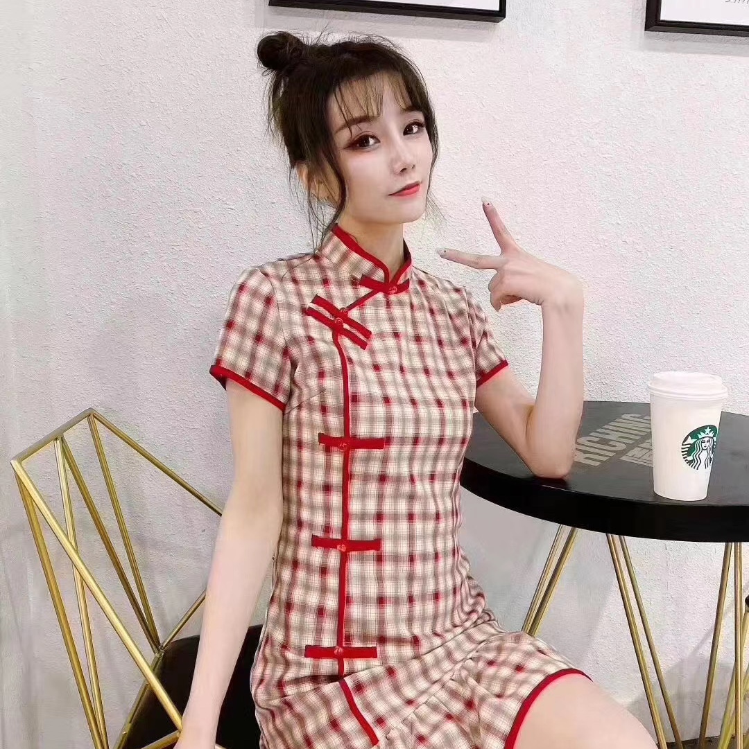 New slimming short sleeved dress thumbnail