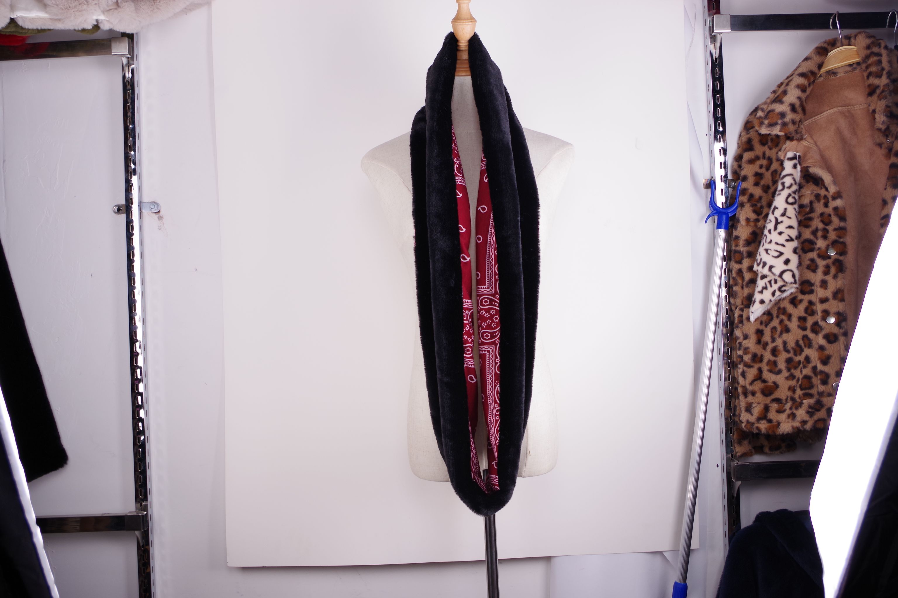 2020 New Two-Color Long Neck Alphabet Flower Fashion Winter Long Neck,