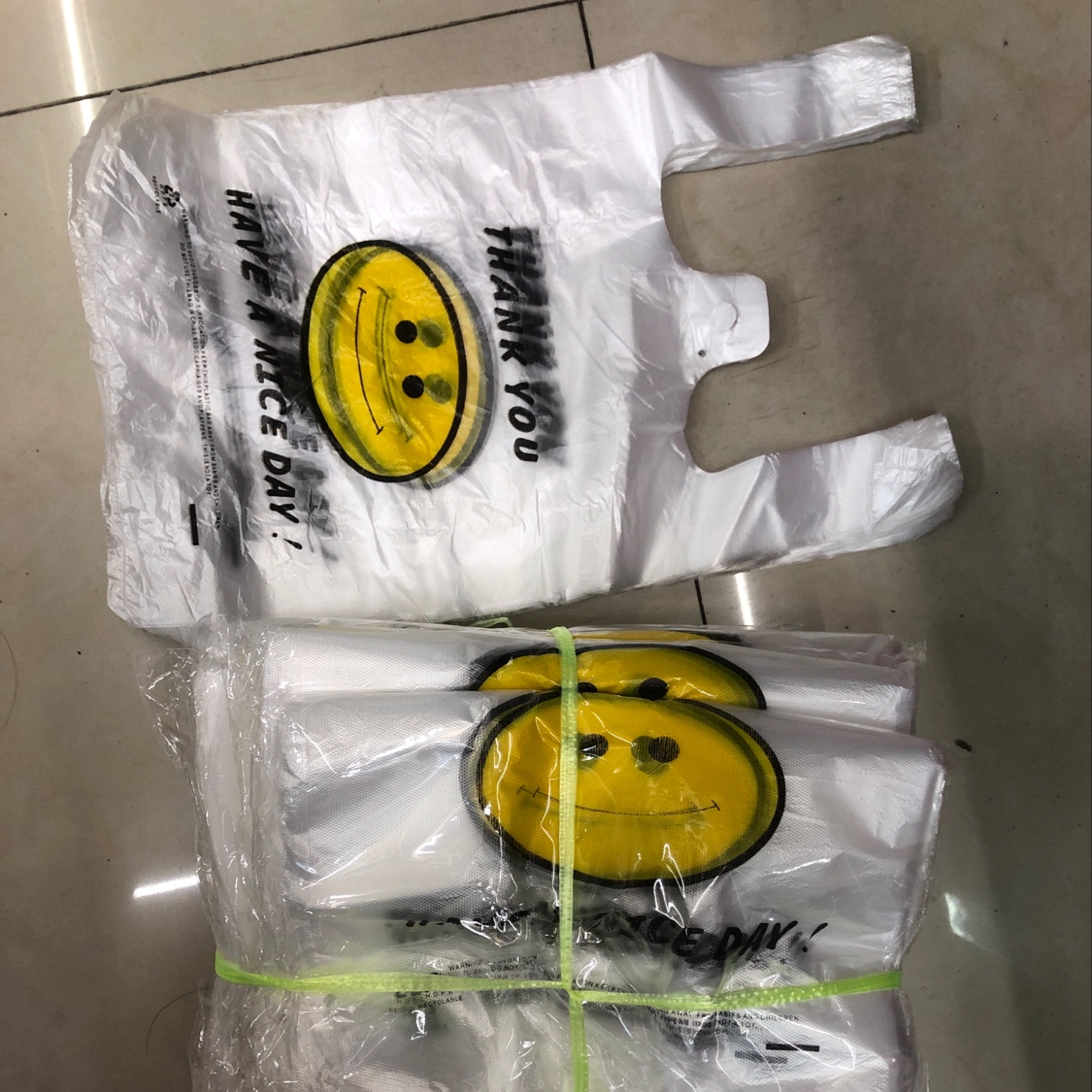 Freight self-care, available in stock. Print 20x30 with a smiley face pattern. It is 2.3 yuan for 100 pieces/bag and 460 yuan for 200 bags thumbnail