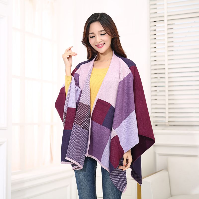 2020 Menas Silk Europe And The United States Autumn And Winter Hot Selling Women's Knitted Shawls Split Color Matching Warm Cloak Manufacturers Direct Sales Application Scenario
