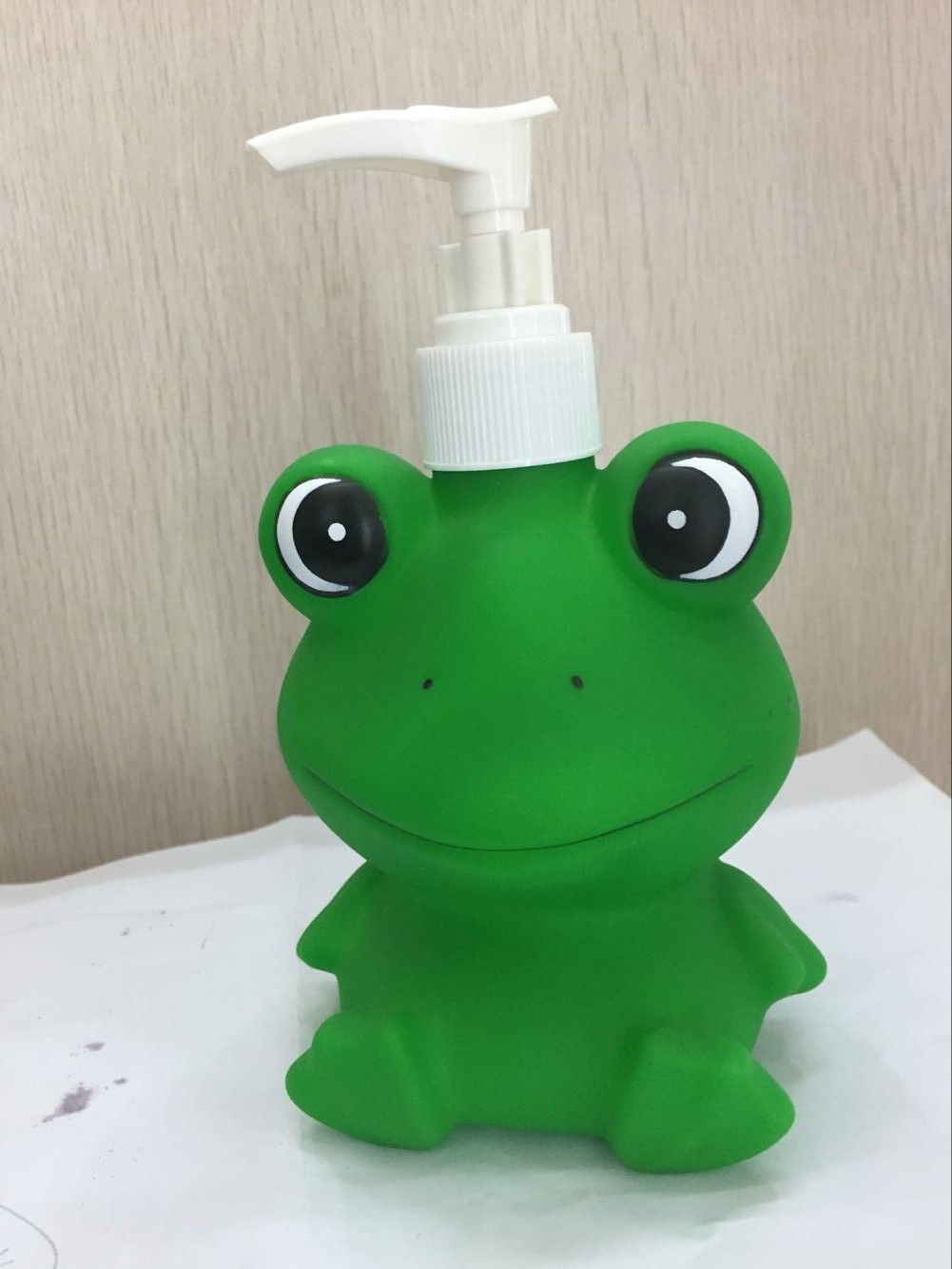 Hand sanitizer bottle Body wash bottle Frog thumbnail