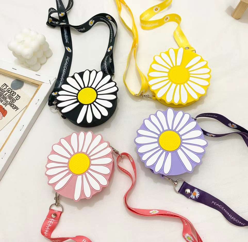 Wholesale net red children's small bag women 2020 new cute little Daisy purse all crossbody bag small round bag thumbnail