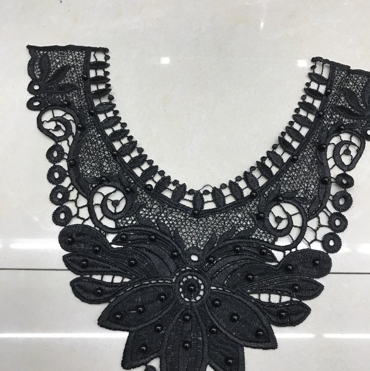Beaded collar flower