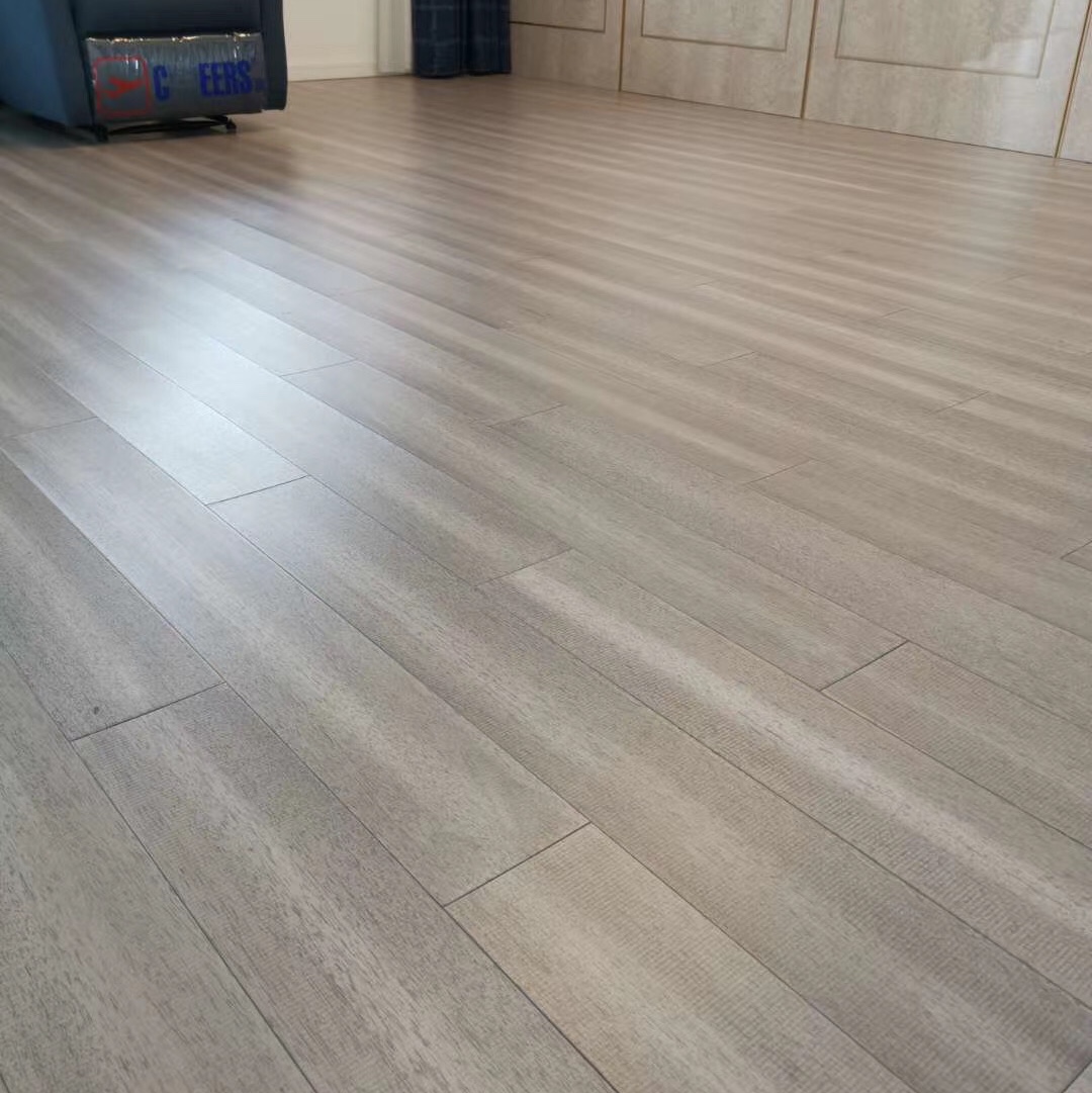 橡木原木地板北欧美式风格大自然原木色客厅卧室家用原木实木地板强化复合木地板图