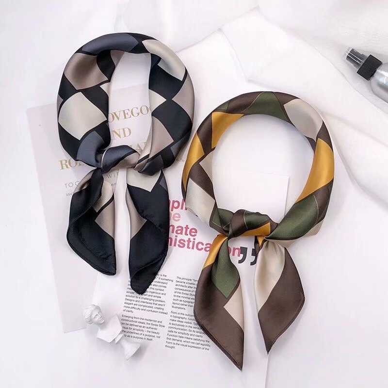 The 2020 new Korean version satin-printed diamond-shaped small square scarf details Picture