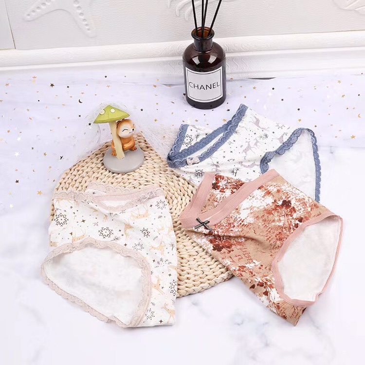 K1002, 3 Pairs Boxed Girly Lace Lace Cute Sweet Leaf Letter Printed Mid-Waist Cotton Panties undefined
